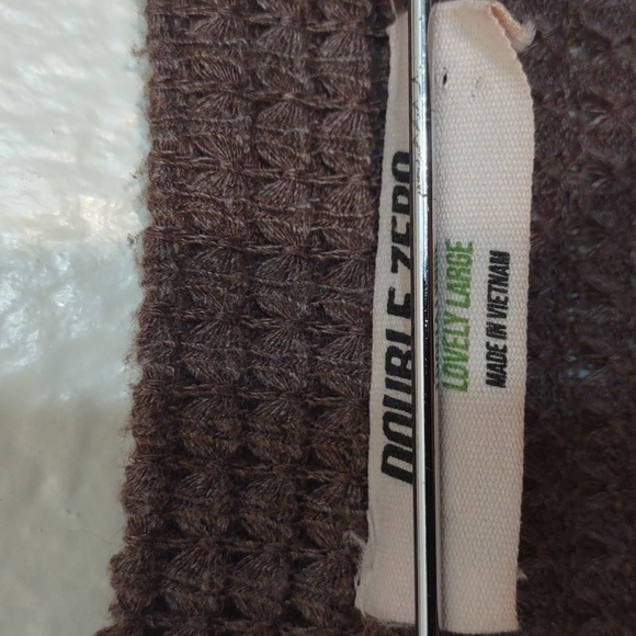 PRE OWNED DOUBLE ZERO LOVELY LARGE CROP CARDIGAN BROWN SIZE L FALL STAPLE - Picture 2 of 7